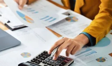 Hogyan segíthet a hitel kalkulátor a pénzügyi döntéseinkben?