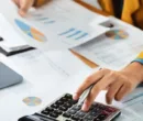 Hogyan segíthetnek a független pénzügyi portálok kalkulátorai a lakáshitel kiválasztásában?